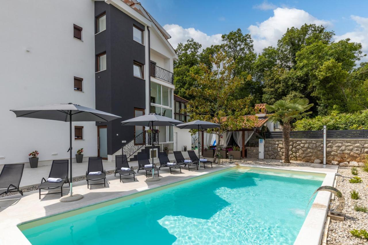 Ičići Piccola Villa Adriatic With A Swimming Pool, Grill, Children Playground Opatija מראה חיצוני תמונה