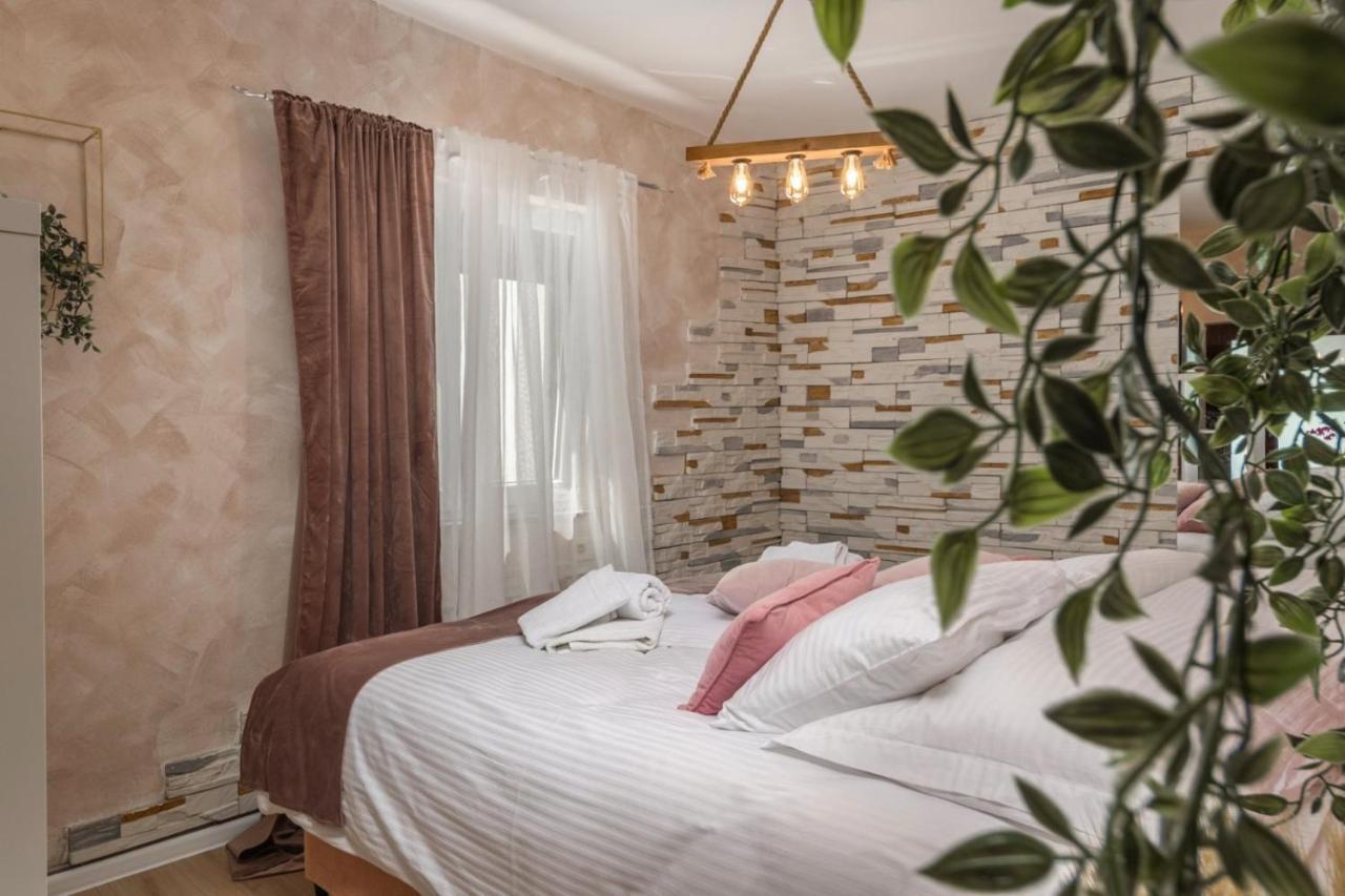 Ičići Piccola Villa Adriatic With A Swimming Pool, Grill, Children Playground Opatija מראה חיצוני תמונה
