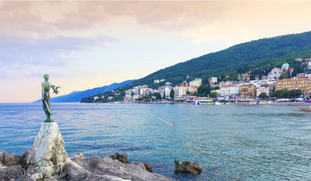 Ičići Piccola Villa Adriatic With A Swimming Pool, Grill, Children Playground Opatija מראה חיצוני תמונה